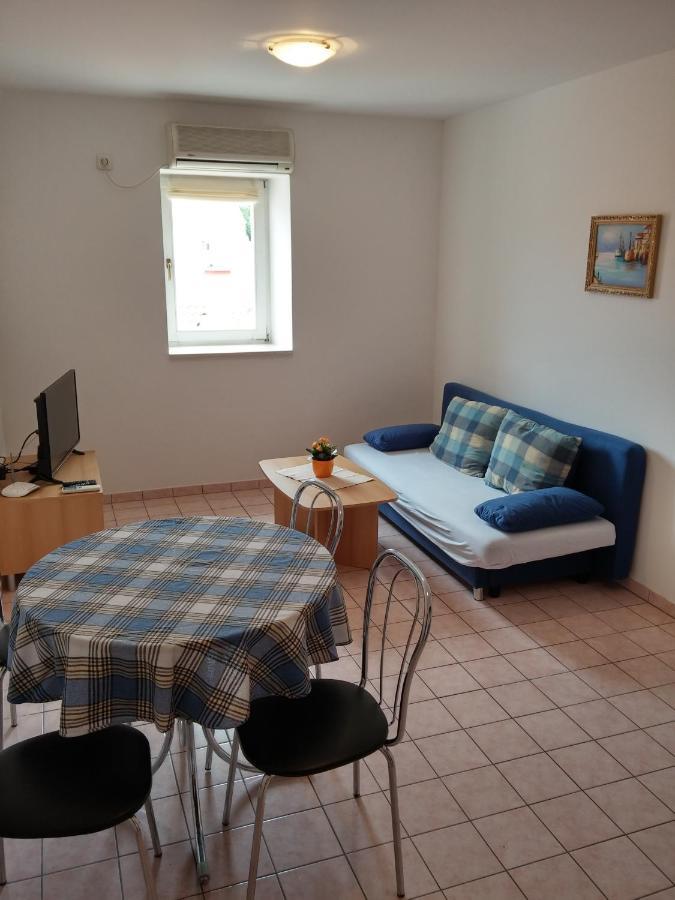 מאלי לוסיניי Apartments Bellus Mare מראה חיצוני תמונה