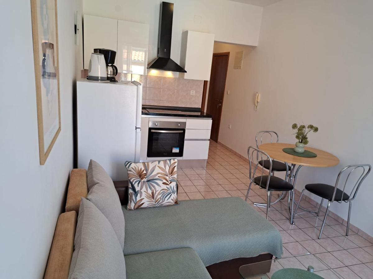 מאלי לוסיניי Apartments Bellus Mare מראה חיצוני תמונה