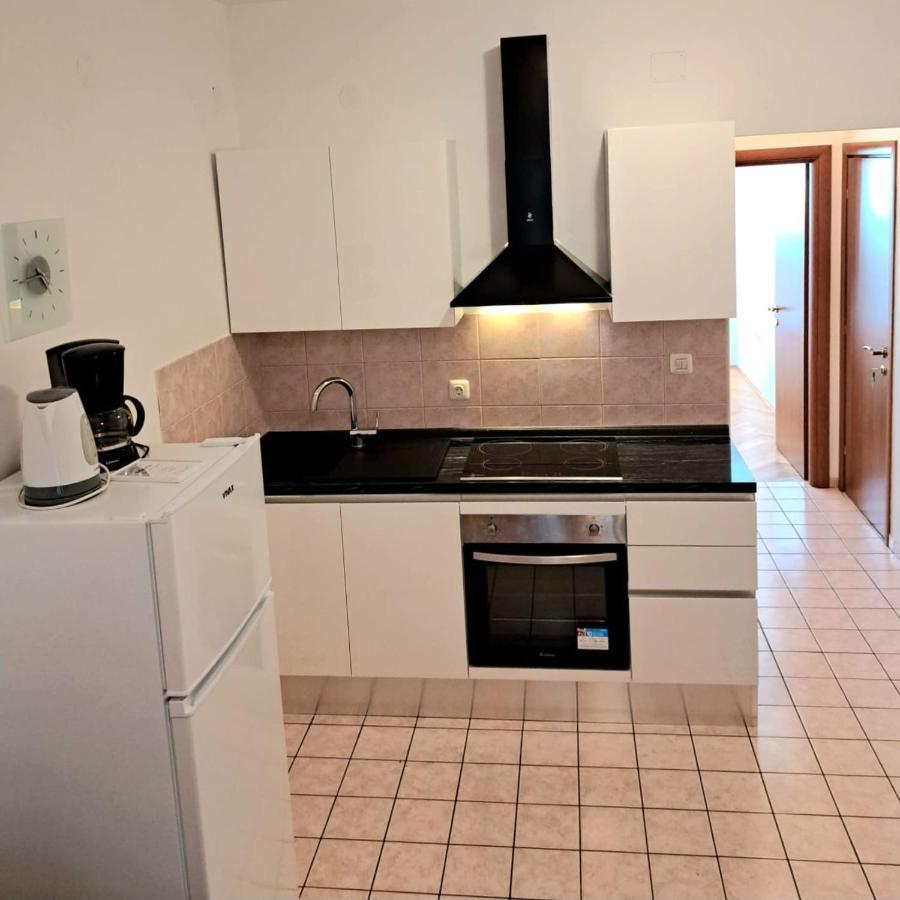 מאלי לוסיניי Apartments Bellus Mare מראה חיצוני תמונה