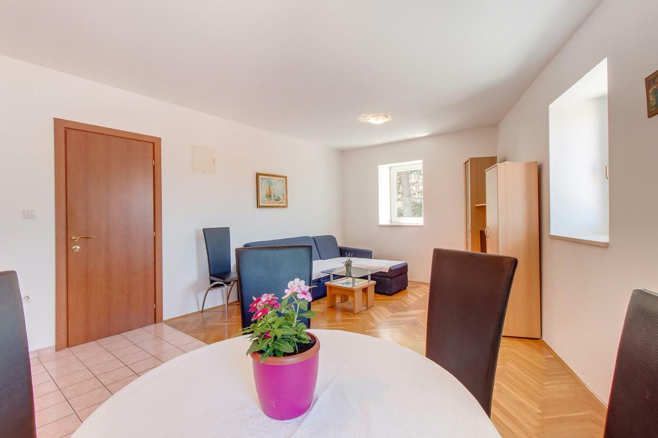 מאלי לוסיניי Apartments Bellus Mare מראה חיצוני תמונה