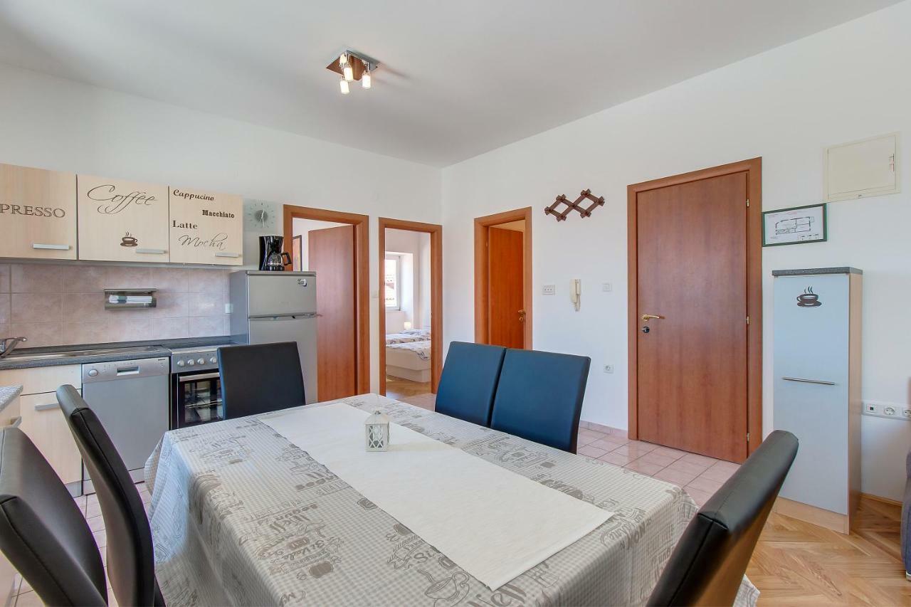 מאלי לוסיניי Apartments Bellus Mare מראה חיצוני תמונה