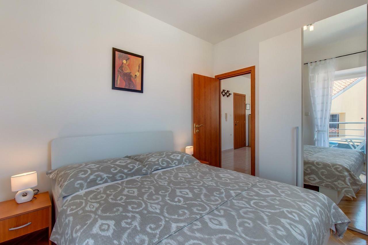 מאלי לוסיניי Apartments Bellus Mare מראה חיצוני תמונה