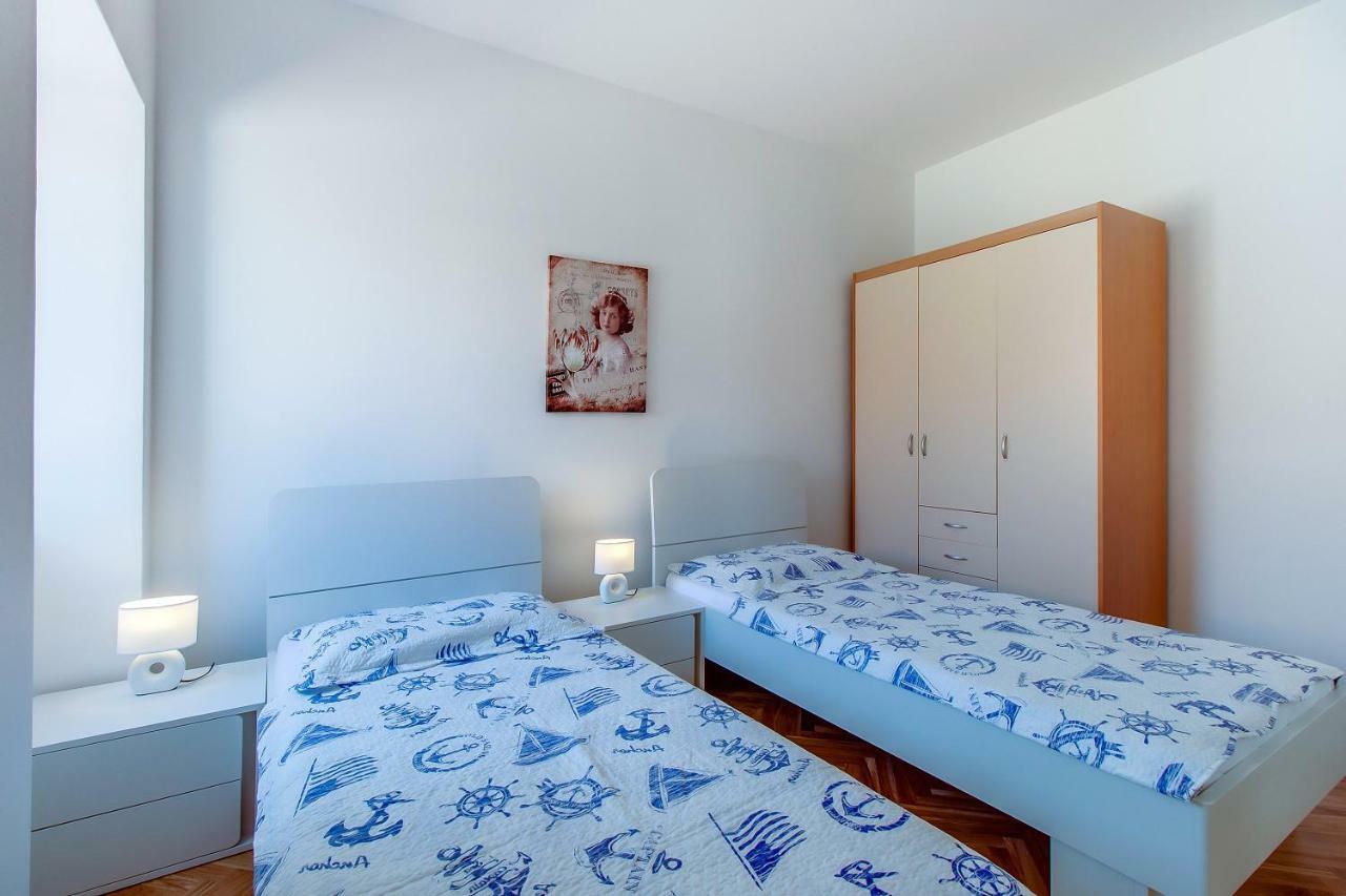 מאלי לוסיניי Apartments Bellus Mare מראה חיצוני תמונה